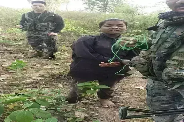 सुरक्षाबलों को बड़ी कामयाबी, मुठभेड़ में चार नक्सलियों को मार गिराया, दो को लिया हिरासत में सुरक्षाबलों को बड़ी कामयाबी, मुठभेड़ में चार नक्सलियों को मार गिराया, दो को लिया हिरासत में