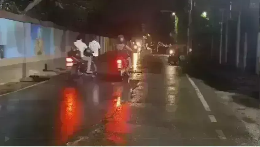 वाराणसी में झमाझम बारिश, तेज हवाओं के साथ गरजे बादल; गर्मी से मिली थोड़ी राहत