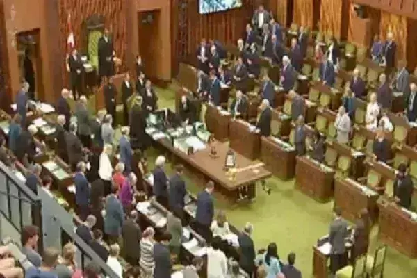 कनाडा का खालिस्तानी प्रेम फिर हुआ जगजाहिर, आतंकी निज्जर के लिए संसद में रखा मौन कनाडा का खालिस्तानी प्रेम फिर हुआ जगजाहिर, आतंकी निज्जर के लिए संसद में रखा मौन