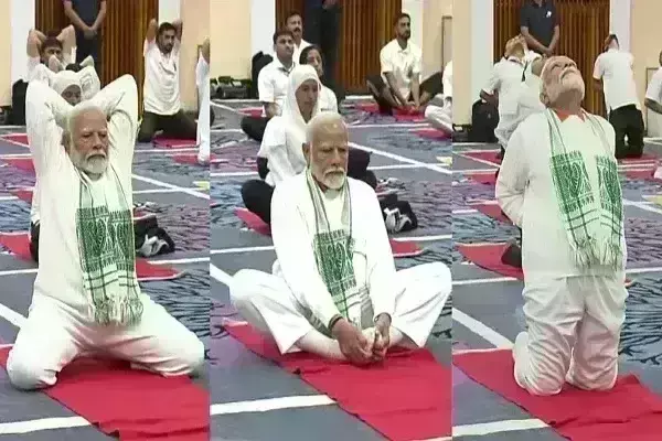 देशभर में मनाया गया अंतरराष्ट्रीय योग दिवस, PM मोदी ने श्रीनगर में गिनाए योग के फायदे देशभर में मनाया गया अंतरराष्ट्रीय योग दिवस, PM मोदी ने श्रीनगर में गिनाए योग के फायदे