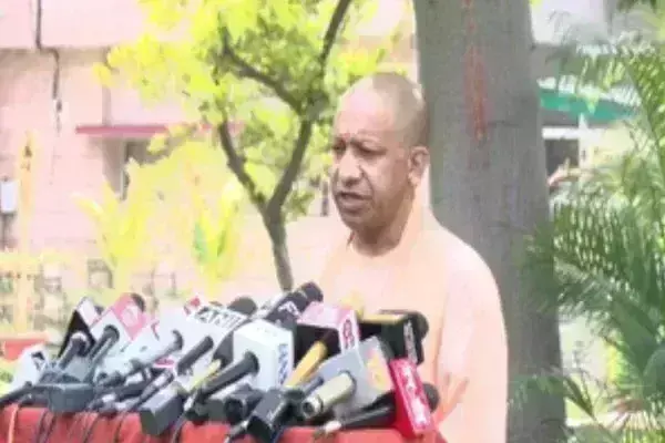 рд╕рдВрд╡рд┐рдзрд╛рди рдХрд╛ рдЧрд▓рд╛ рдШреЛрдВрдЯрдиреЗ рдХреЗ рд▓рд┐рдП рджреЗрд╢ рдХреА рдЬрдирддрд╛ рд╕реЗ рдорд╛рдлреА рдорд╛рдВрдЧреЗ рдХрд╛рдВрдЧреНрд░реЗрд╕ : рд╕реАрдПрдо рдпреЛрдЧреА рд╕рдВрд╡рд┐рдзрд╛рди рдХрд╛ рдЧрд▓рд╛ рдШреЛрдВрдЯрдиреЗ рдХреЗ рд▓рд┐рдП рджреЗрд╢ рдХреА рдЬрдирддрд╛ рд╕реЗ рдорд╛рдлреА рдорд╛рдВрдЧреЗ рдХрд╛рдВрдЧреНрд░реЗрд╕ : рд╕реАрдПрдо рдпреЛрдЧреА