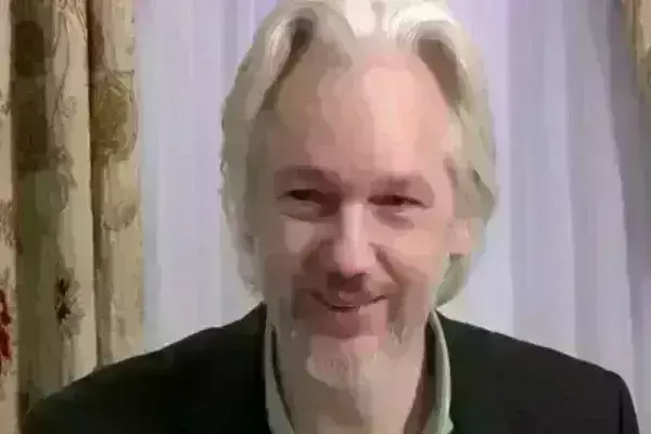 5 рд╕рд╛рд▓ рдмрд╛рдж рдЬреЗрд▓ рд╕реЗ рдмрд╛рд╣рд░ рдЖрдП рд╡рд┐рдХрд┐рд▓реАрдХреНрд╕ рд╡реЗрдмрд╕рд╛рдЗрдЯ рдХреЗ рд╕рдВрд╕реНрдерд╛рдкрдХ рдЬреВрд▓рд┐рдпрди, рд╕рд░рдХрд╛рд░реА рдбреЗрдЯрд╛ рдЪреБрд░рд╛рдиреЗ рдХреЗ рд▓рдЧреЗ рдереЗ рдЖрд░реЛрдк 5 рд╕рд╛рд▓ рдмрд╛рдж рдЬреЗрд▓ рд╕реЗ рдмрд╛рд╣рд░ рдЖрдП рд╡рд┐рдХрд┐рд▓реАрдХреНрд╕ рд╡реЗрдмрд╕рд╛рдЗрдЯ рдХреЗ рд╕рдВрд╕реНрдерд╛рдкрдХ рдЬреВрд▓рд┐рдпрди, рд╕рд░рдХрд╛рд░реА рдбреЗрдЯрд╛ рдЪреБрд░рд╛рдиреЗ рдХреЗ рд▓рдЧреЗ рдереЗ рдЖрд░реЛрдк