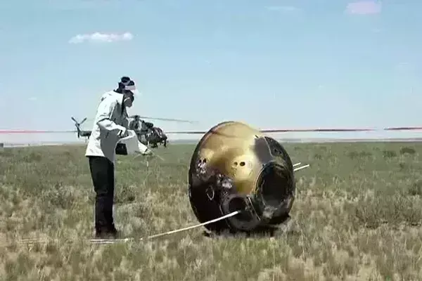 рдЪреАрди рдиреЗ рд░рдЪрд╛ рдЗрддрд┐рд╣рд╛рд╕, рдЪрд╛рдВрдж рдХреЗ рдЕрдВрдзреЗрд░реЗ рд╣рд┐рд╕реНрд╕реЗ рд╕реЗ рдирдореВрдиреЗ рд▓рд╛рдиреЗ рд╡рд╛рд▓рд╛ рдмрдирд╛ рджреБрдирд┐рдпрд╛ рдХрд╛ рдкрд╣рд▓рд╛ рджреЗрд╢ рдЪреАрди рдиреЗ рд░рдЪрд╛ рдЗрддрд┐рд╣рд╛рд╕, рдЪрд╛рдВрдж рдХреЗ рдЕрдВрдзреЗрд░реЗ рд╣рд┐рд╕реНрд╕реЗ рд╕реЗ рдирдореВрдиреЗ рд▓рд╛рдиреЗ рд╡рд╛рд▓рд╛ рдмрдирд╛ рджреБрдирд┐рдпрд╛ рдХрд╛ рдкрд╣рд▓рд╛ рджреЗрд╢