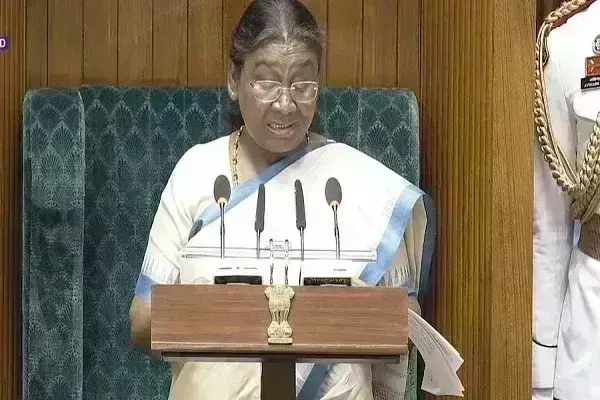 राष्ट्रपति का अभिभाषण : बोलीं-सरकार किसानों के हित में कर रही काम, लखपति दीदी अभियान चलाया; देश बनेगा तीसरी बड़ी अर्थव्यवस्था राष्ट्रपति का अभिभाषण : बोलीं-सरकार किसानों के हित में कर रही काम, लखपति दीदी अभियान चलाया; देश बनेगा तीसरी बड़ी अर्थव्यवस्था