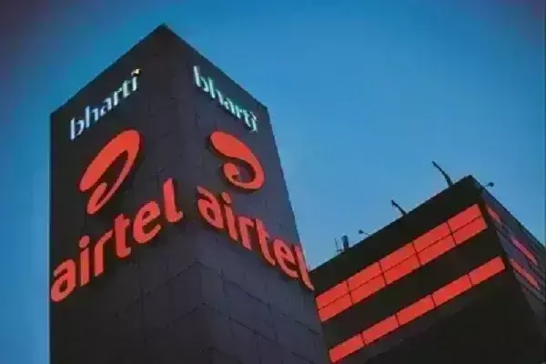 Jio के बाद अब Airtel ने भी ग्राहकों को दिया झटका, 21% तक महंगे किए सभी प्लान- देखें नए Rate Jio के बाद अब Airtel ने भी ग्राहकों को दिया झटका, 21% तक महंगे किए सभी प्लान- देखें नए Rate