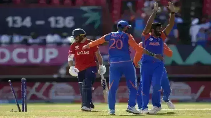 भारतीय गेंदबाजों ने उखाड़ी इंग्लैंड की बखिया, 68 रन से धूल चटाकर फाइनल में पहुंची टीम इंडिया भारतीय गेंदबाजों ने उखाड़ी इंग्लैंड की बखिया, 68 रन से धूल चटाकर फाइनल में पहुंची टीम इंडिया