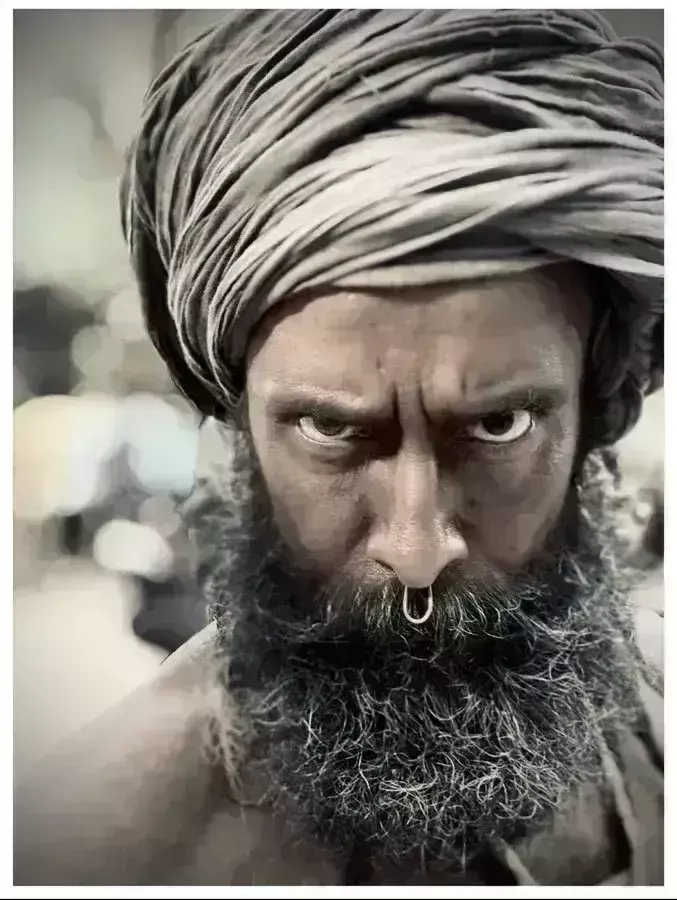 थंगलान से सामने आई अभिनेता विक्रम की नई झलक, फिल्म की रिलीज की तारीख से भी उठा पर्दा! थंगलान से सामने आई अभिनेता विक्रम की नई झलक, फिल्म की रिलीज की तारीख से भी उठा पर्दा!