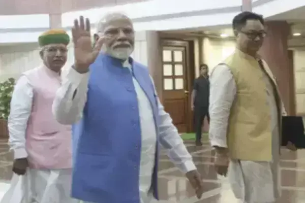 PM मोदी की अध्यक्षता में एनडीए संसदीय दल की बैठक शुरू