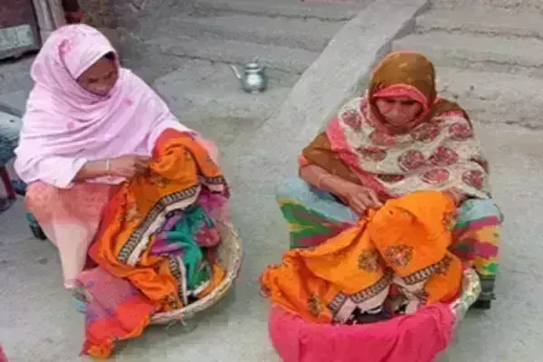 बिहार: किशनगंज जिले में ‘खेता’ कला को आगे बढ़ाकर आत्मनिर्भर हो रही शेरशाहबादी महिलाएं