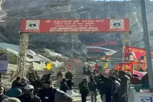 рд╕рд╛рдд рджрд┐рди рдореЗрдВ рдбреЗрдврд╝ рд▓рд╛рдЦ рд╕реЗ рдЬреНрдпрд╛рджрд╛ рд╢реНрд░рджреНрдзрд╛рд▓реБрдУрдВ рдиреЗ рдХрд┐рдП рдмрд╛рдмрд╛ рдмрд░реНрдлрд╛рдиреА рдХреЗ рджрд░реНрд╢рди рд╕рд╛рдд рджрд┐рди рдореЗрдВ рдбреЗрдврд╝ рд▓рд╛рдЦ рд╕реЗ рдЬреНрдпрд╛рджрд╛ рд╢реНрд░рджреНрдзрд╛рд▓реБрдУрдВ рдиреЗ рдХрд┐рдП рдмрд╛рдмрд╛ рдмрд░реНрдлрд╛рдиреА рдХреЗ рджрд░реНрд╢рди