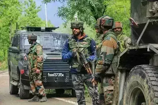 जम्मू-कश्मीर के राजौरी में आर्मी कैंप पर आतंकी हमला, 1 जवान घायल; सर्च ऑपरेशन जारी
