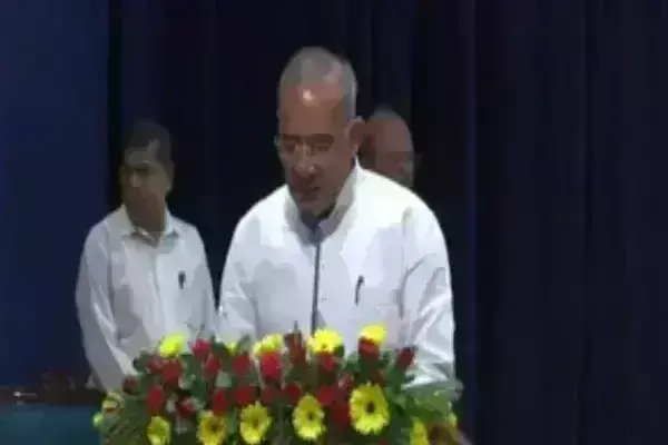 मध्य प्रदेश में मोहन यादव कैबिनेट का विस्तार, रामनिवास रावत ने ली मंत्री पद की शपथ मध्य प्रदेश में मोहन यादव कैबिनेट का विस्तार, रामनिवास रावत ने ली मंत्री पद की शपथ