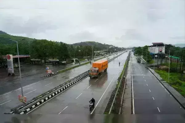 मुंबई-गोवा नेशनल हाईवे आज से तीन दिन तक रहेगा बंद, वैकल्पिक मार्ग तय मुंबई-गोवा नेशनल हाईवे आज से तीन दिन तक रहेगा बंद, वैकल्पिक मार्ग तय