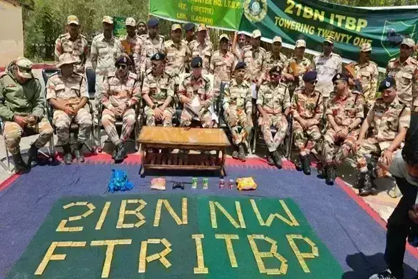 स्वर्ण तस्करों पर ITBP ने चलाया चाबुक, 80,44,92,000 रुपए की सोने की खेप जब्त स्वर्ण तस्करों पर ITBP ने चलाया चाबुक, 80,44,92,000 रुपए की सोने की खेप जब्त