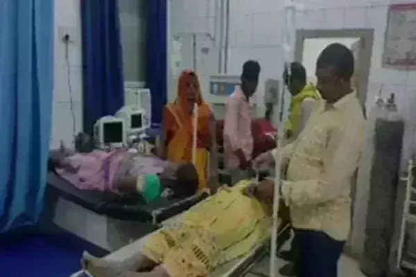 आसमान से काल बनकर गिरी बिजली, एक बच्चे समेत 6 लोगों की मौत आसमान से काल बनकर गिरी बिजली, एक बच्चे समेत 6 लोगों की मौत