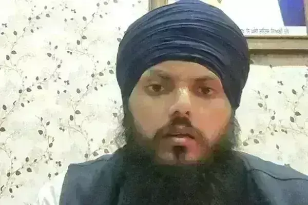 जालंधर पुलिस की बड़ी कार्रवाई, खालिस्तानी समर्थक सांसद अमृतपाल का भाई ड्रग्स के साथ गिरफ्तार जालंधर पुलिस की बड़ी कार्रवाई, खालिस्तानी समर्थक सांसद अमृतपाल का भाई ड्रग्स के साथ गिरफ्तार