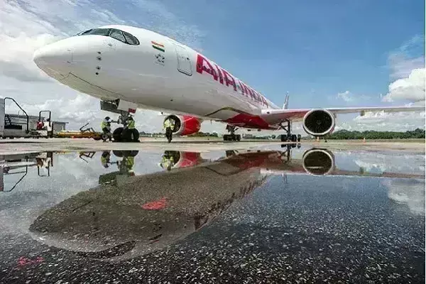 एयर इंडिया विस्तारा मर्जर के 600 कर्मचारियों की नौकरी पर खतरा एयर इंडिया विस्तारा मर्जर के 600 कर्मचारियों की नौकरी पर खतरा