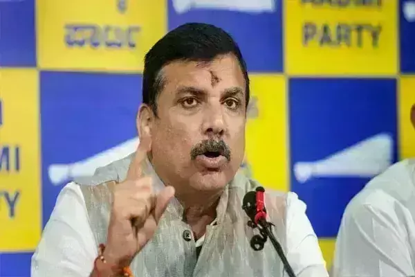 कोमा में जा सकते है केजरीवाल,उनकी जिंदगी से खिलवाड़ करने की साजिश रची जा रही है-संजय सिंह