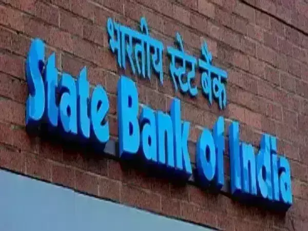 SBI का ग्राहकों को बड़ा झटका, महंगा हुआ ब्याज; अब इतनी बढ़ जाएगी आपकी EMI