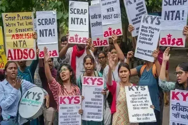 NEET पेपर लीक मामले में सीबीआई का बड़ा एक्शन, पटना AIIMS के 3 डॉक्टर हिरासत में लिए; लैपटॉप और मोबाइल जब्त