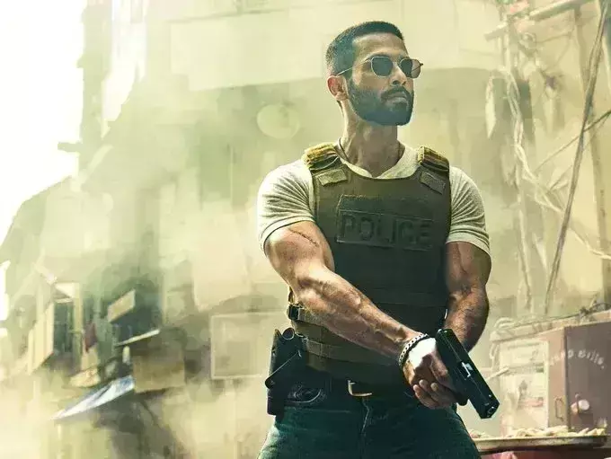 рдлрд┐рд▓реНрдо рджреЗрд╡рд╛ рд╕реЗ рд╢рд╛рд╣рд┐рдж рдХрдкреВрд░ рдХреА рдкрд╣рд▓реА рдЭрд▓рдХ рдЖрдИ рд╕рд╛рдордиреЗ, рд░рд┐рд▓реАрдЬ рддрд╛рд░реАрдЦ рд╕реЗ рднреА рдЙрдард╛ рдкрд░реНрджрд╛ рдлрд┐рд▓реНрдо рджреЗрд╡рд╛ рд╕реЗ рд╢рд╛рд╣рд┐рдж рдХрдкреВрд░ рдХреА рдкрд╣рд▓реА рдЭрд▓рдХ рдЖрдИ рд╕рд╛рдордиреЗ, рд░рд┐рд▓реАрдЬ рддрд╛рд░реАрдЦ рд╕реЗ рднреА рдЙрдард╛ рдкрд░реНрджрд╛