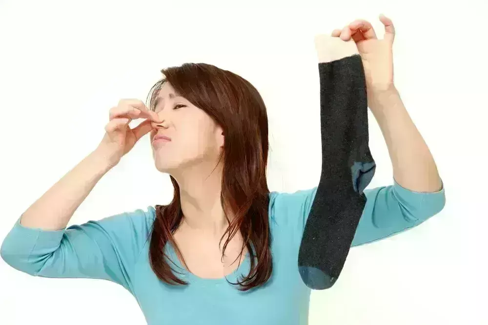 बदबू वाले मोजों को धोकर हो गए हैं परेशान, तो शुरू करें ये आसान काम बदबू वाले मोजों को धोकर हो गए हैं परेशान, तो शुरू करें ये आसान काम