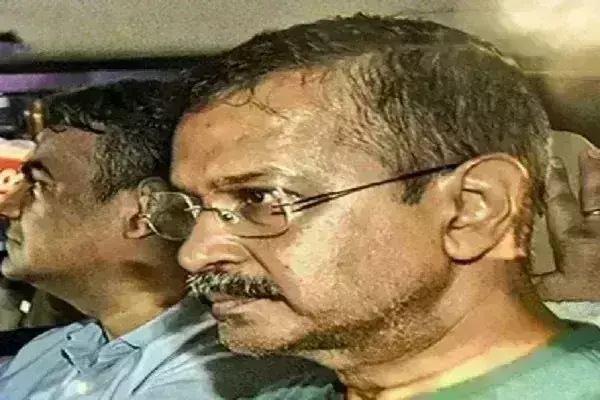 केजरीवाल के गिरते स्वास्थ्य को लेकर इंडिया ब्लॉक का जंतर मंतर पर हल्ला बोल केजरीवाल के गिरते स्वास्थ्य को लेकर इंडिया ब्लॉक का जंतर मंतर पर हल्ला बोल