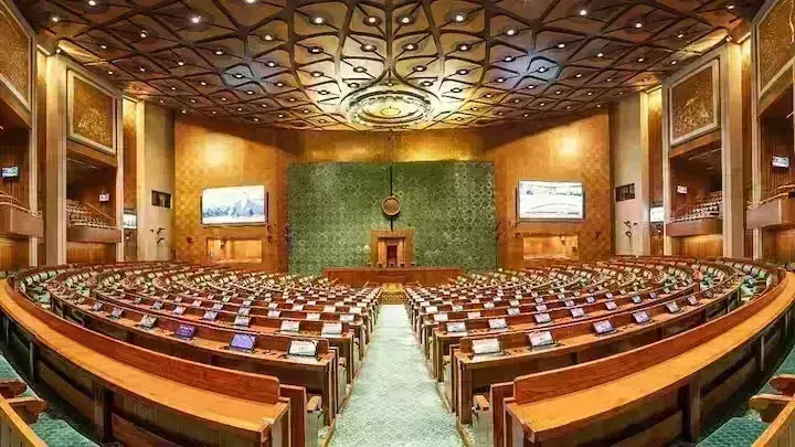 जाति जनगणना की मांग को लेकर विपक्षी दलों का लोकसभा में हंगामा