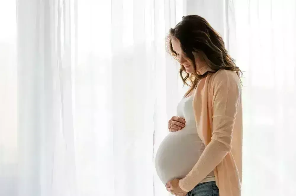 प्रेग्नेंसी के कुछ महीने बाद ये लक्षण दिखें तो हो जाएं सावधान, बच्चे के लिए हो सकता है खतरनाक