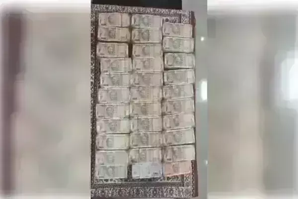 рдПрдВрдЯреА рдХрд░рдкреНрд╢рди рдмреНрдпреВрд░реЛ рдХреА рдХрд╛рд░реНрд░рд╡рд╛рдИ, рдЕрд╣рдорджрд╛рдмрд╛рдж рдирдЧрд░ рдирд┐рдЧрдо рдХреЗ 2 рдЕрдзрд┐рдХрд╛рд░рд┐рдпреЛрдВ рдХреЛ рдШреВрд╕ рд▓реЗрддреЗ рдХрд┐рдпрд╛ рдЧрд┐рд░рдлреНрддрд╛рд░ рдПрдВрдЯреА рдХрд░рдкреНрд╢рди рдмреНрдпреВрд░реЛ рдХреА рдХрд╛рд░реНрд░рд╡рд╛рдИ, рдЕрд╣рдорджрд╛рдмрд╛рдж рдирдЧрд░ рдирд┐рдЧрдо рдХреЗ 2 рдЕрдзрд┐рдХрд╛рд░рд┐рдпреЛрдВ рдХреЛ рдШреВрд╕ рд▓реЗрддреЗ рдХрд┐рдпрд╛ рдЧрд┐рд░рдлреНрддрд╛рд░