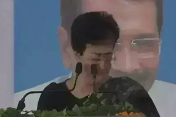 मनीष सिसोदिया को जमानत मिलने पर सभा में रो पड़ीं आतिशी