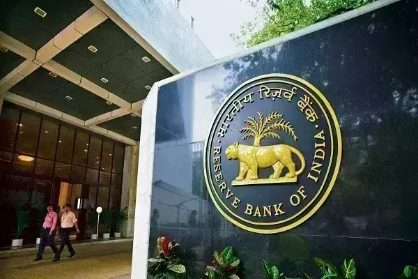 अब दो दिन नहीं, कुछ ही घंटों में क्लियर हो जाएगा चैक; RBI ने लिया बड़ा फैसला अब दो दिन नहीं, कुछ ही घंटों में क्लियर हो जाएगा चैक; RBI ने लिया बड़ा फैसला