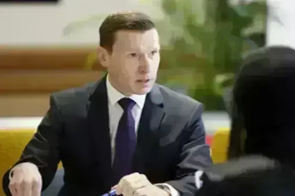 EV जलने के कारण खाक हुई 100 कारों के पीड़ितों से मिलेंगे मर्सिडीज-बेंज कोरिया के चीफ EV जलने के कारण खाक हुई 100 कारों के पीड़ितों से मिलेंगे मर्सिडीज-बेंज कोरिया के चीफ