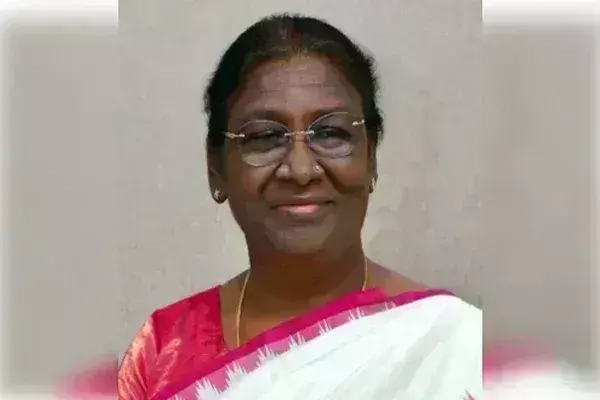 महिलाओं की सुरक्षा और सम्मान को सुनिश्चित करने का संकल्प लें देशवासी : राष्ट्रपति मुर्मू महिलाओं की सुरक्षा और सम्मान को सुनिश्चित करने का संकल्प लें देशवासी : राष्ट्रपति मुर्मू