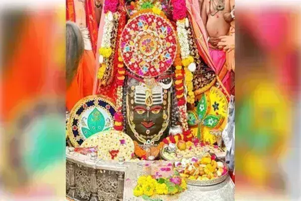 मध्य प्रदेश में रक्षाबंधन की धूम, बाबा महाकाल को बांधी गई वैदिक राखी मध्य प्रदेश में रक्षाबंधन की धूम, बाबा महाकाल को बांधी गई वैदिक राखी