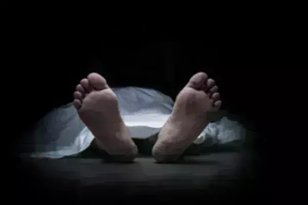 मां विंध्यवासिनी के दर्शन कर लौट रहे श्रद्धालुओं की कार डिवाइडर से टकराई, एक ही परिवार के पांच लोगों की मौत