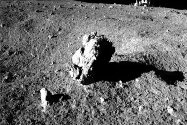 प्रज्ञान रोवर और विक्रम लैंडर ने National Space Day को बनाया और भी खास, शेयर की चांद की दुर्लभ तस्वीर प्रज्ञान रोवर और विक्रम लैंडर ने National Space Day को बनाया और भी खास, शेयर की चांद की दुर्लभ तस्वीर