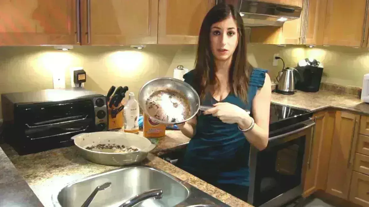 जले हुए बर्तन को साफ करने में छूट रहे हैं पसीने, तो इस ट्रिक से करें 5 मिनट में बर्तनों को साफ