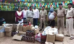 सिदगोड़ा के ग्वाला बस्ती में उत्पाद विभाग ने छापामारी कर पकड़ी 30 पेटी नकली शराब, एक तस्कर गिरफ्तार। सिदगोड़ा के ग्वाला बस्ती में उत्पाद विभाग ने छापामारी कर पकड़ी 30 पेटी नकली शराब, एक तस्कर गिरफ्तार।