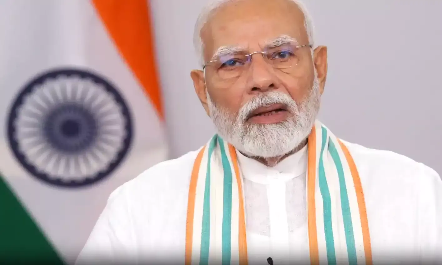 पीएम मोदी ने सूरत में जल संचय जनभागीदारी पहल का शुभारंभ किया पीएम मोदी ने सूरत में जल संचय जनभागीदारी पहल का शुभारंभ किया