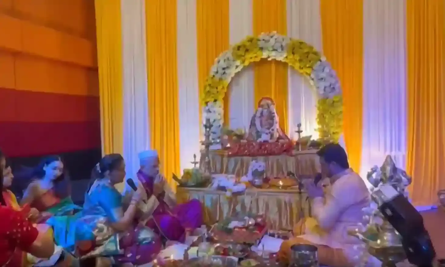 कोलंबो में गणेश चतुर्थी: भारतीय प्रवासियों ने धूमधाम से मनाया उत्सव कोलंबो में गणेश चतुर्थी: भारतीय प्रवासियों ने धूमधाम से मनाया उत्सव