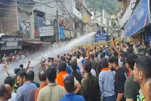 हिमाचल के मंडी में जबरदस्त बवाल, सील की जाएगी अवैध निर्माण वाली मस्जिद हिमाचल के मंडी में जबरदस्त बवाल, सील की जाएगी अवैध निर्माण वाली मस्जिद