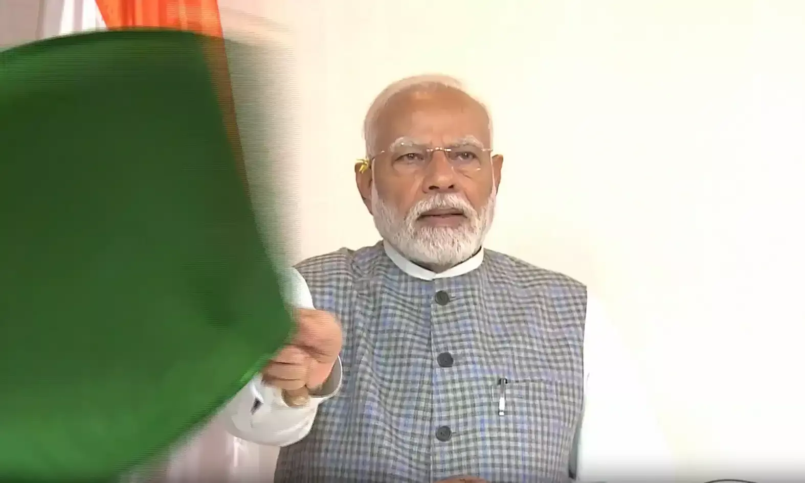 पीएम मोदी ने झारखंड में 6 वंदे भारत ट्रेनों को दिखाई हरी झंडी पीएम मोदी ने झारखंड में 6 वंदे भारत ट्रेनों को दिखाई हरी झंडी