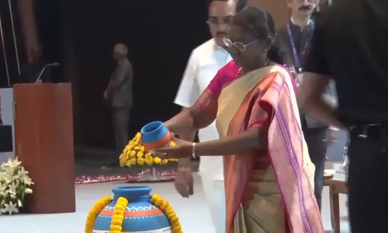 राष्ट्रपति मुर्मु ने किया 8वें भारत जल सप्ताह का उद्घाटन राष्ट्रपति मुर्मु ने किया 8वें भारत जल सप्ताह का उद्घाटन
