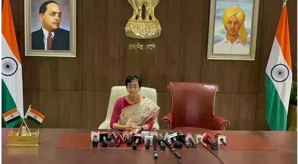 दिल्ली की नई मुख्यमंत्री आतिशी ने मुख्यमंत्री पद का कार्यभार संभाला दिल्ली की नई मुख्यमंत्री आतिशी ने मुख्यमंत्री पद का कार्यभार संभाला
