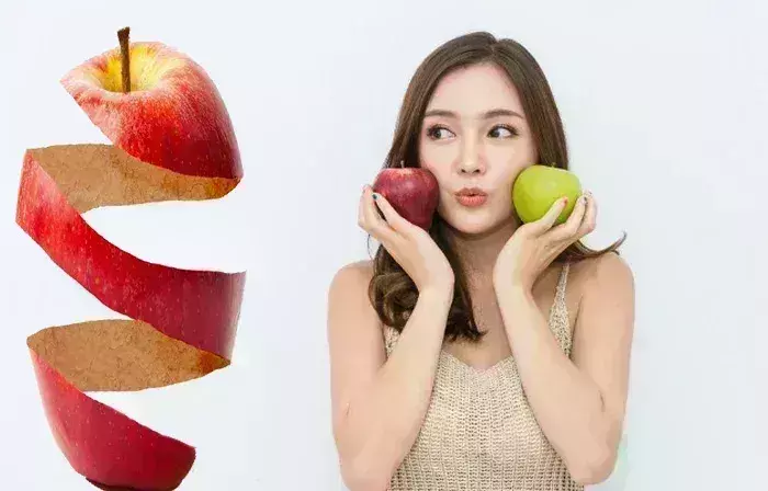 चमकदार त्वचा पाने के लिए सेब के छिलकों का ऐसे करें इस्तेमाल चमकदार त्वचा पाने के लिए सेब के छिलकों का ऐसे करें इस्तेमाल