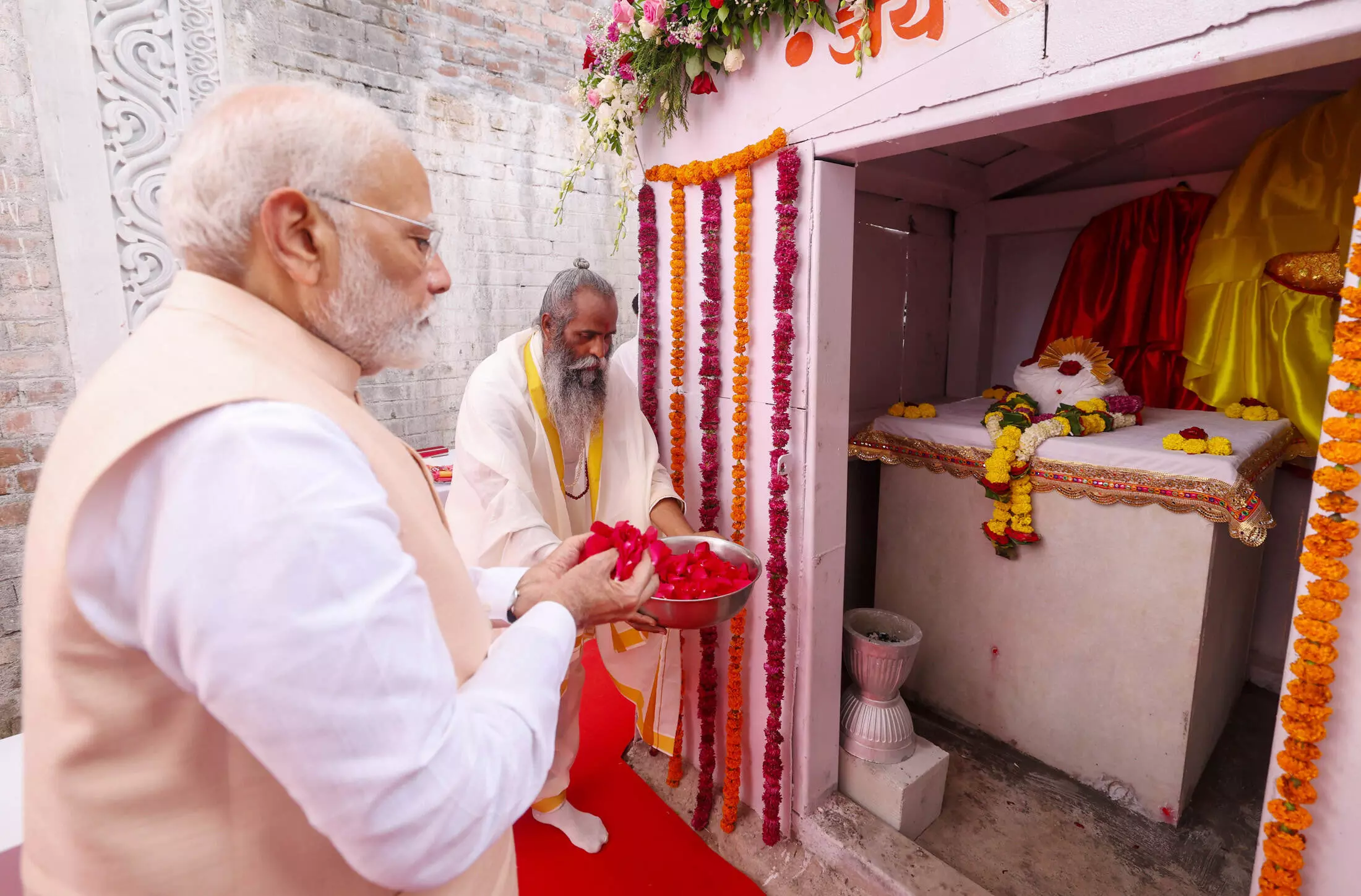 Prime Minister pays homage to Sant Shri Sevalal ji Maharaj