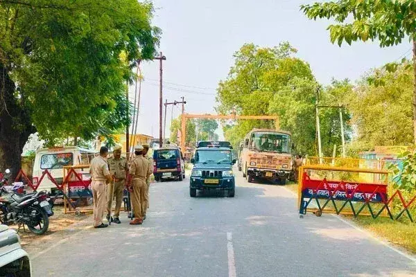 बहराइच हिंसा में एक्शन में पुलिस, अब तक 50 उपद्रवी गिरफ्तार; 100 से अधिक पर FIR बहराइच हिंसा में एक्शन में पुलिस, अब तक 50 उपद्रवी गिरफ्तार; 100 से अधिक पर FIR