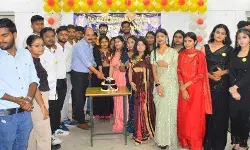 अवध विश्वविद्यालय के जनसंचार एवं पत्रकारिता विभाग में प्रशांत, नीरज मिस्टर फ्रेशर और वैभवी, शगुन मिस फ्रेशर चुनी गई