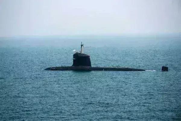 रक्षा मंत्री ने लॉन्च की चौथी परमाणु पनडुब्बी; ये है इसकी खासियत